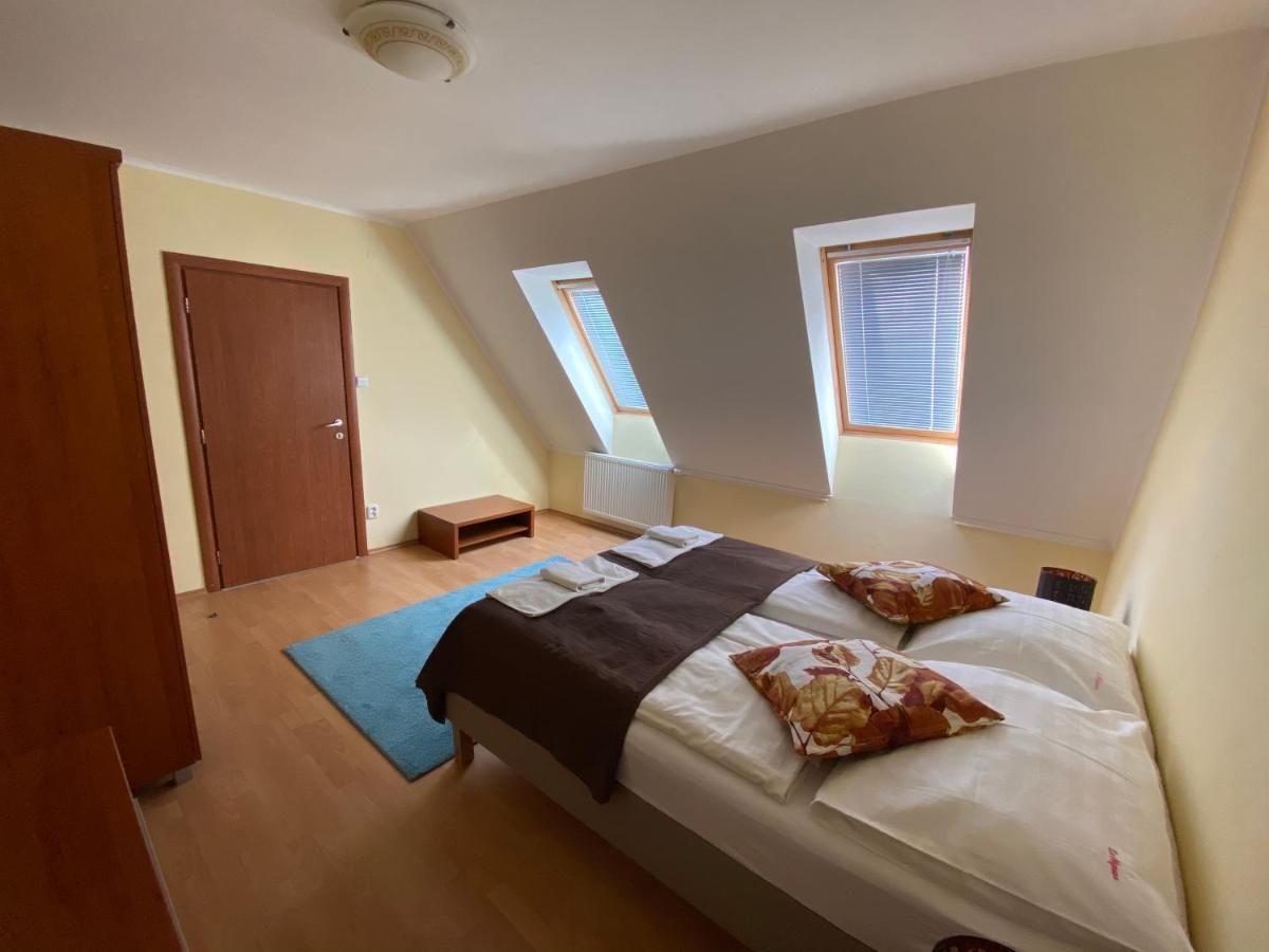 Penzion Le Monde Hotell Bardejov Exteriör bild