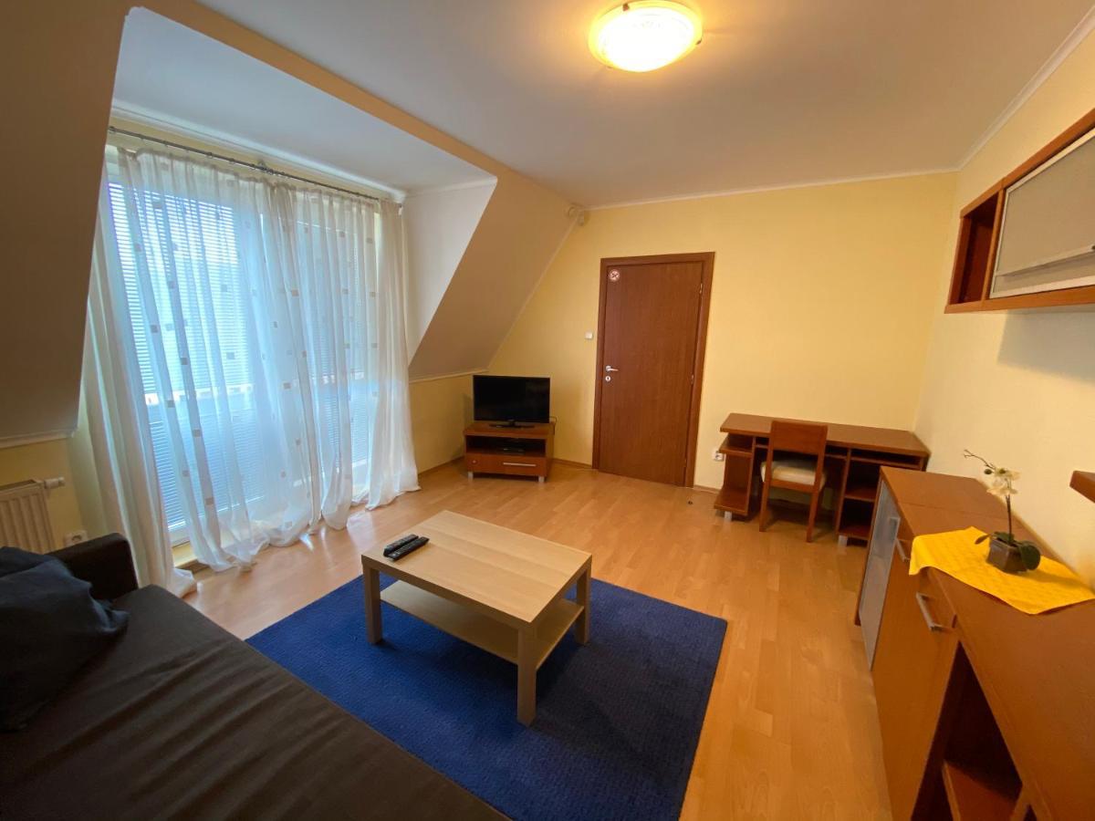 Penzion Le Monde Hotell Bardejov Exteriör bild