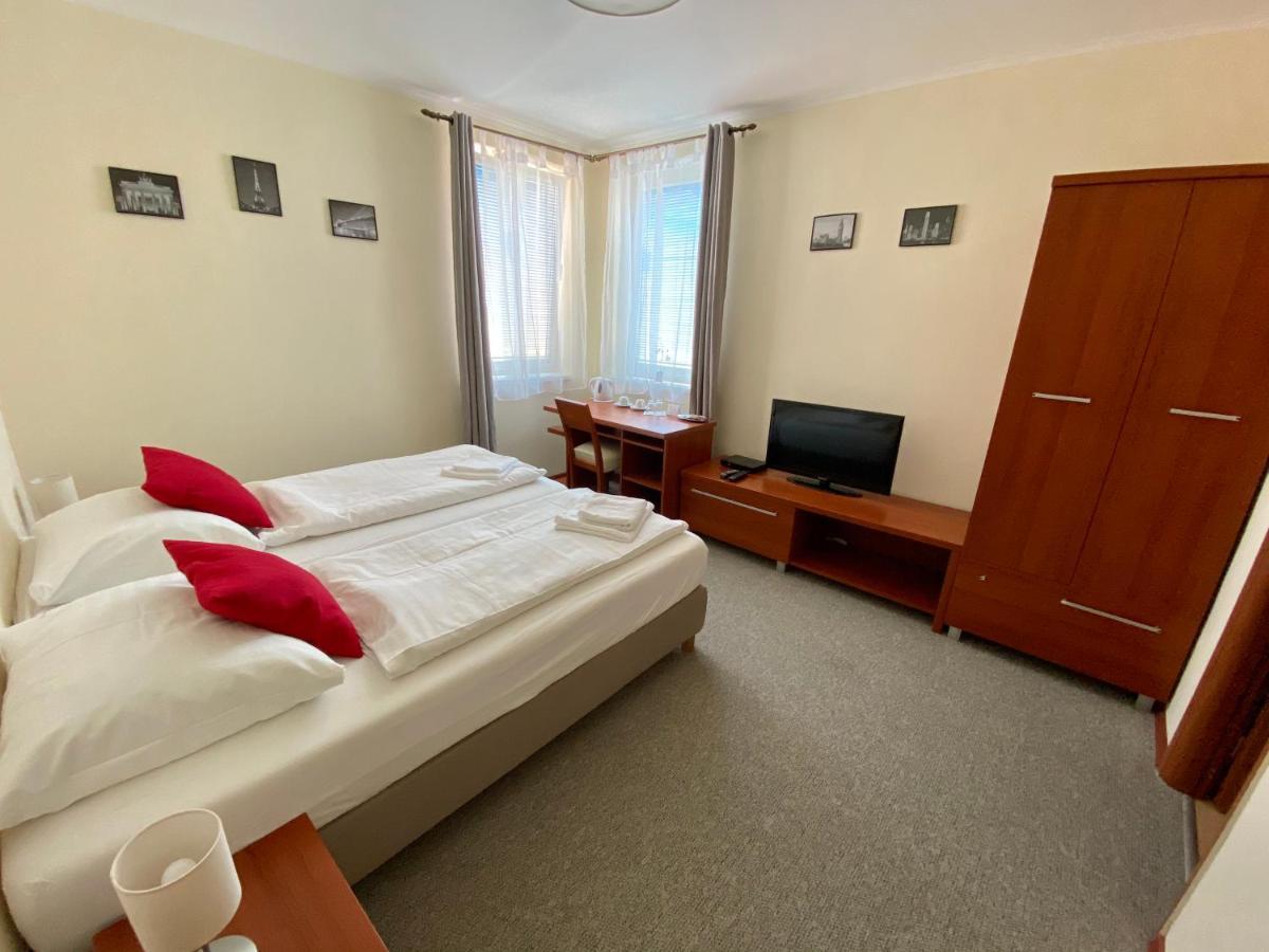 Penzion Le Monde Hotell Bardejov Exteriör bild