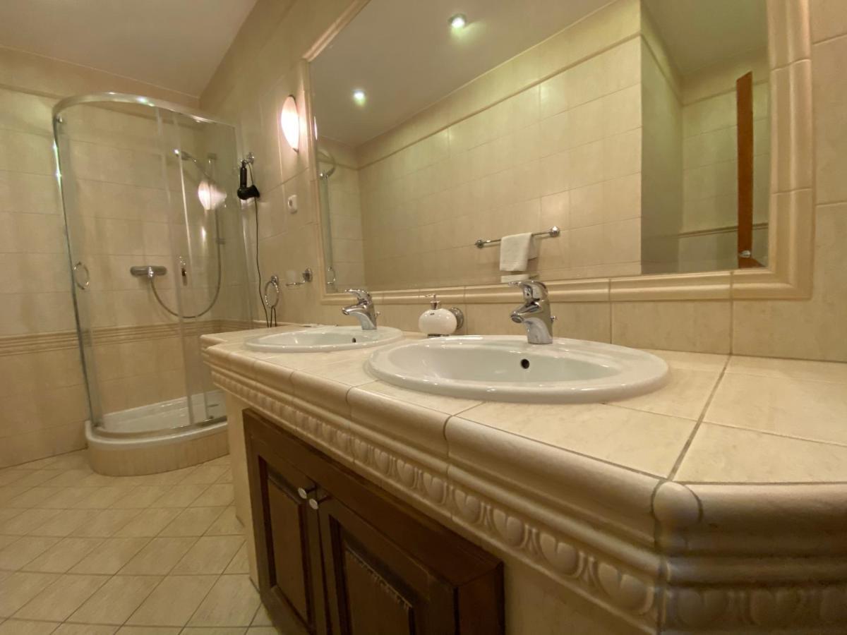 Penzion Le Monde Hotell Bardejov Exteriör bild