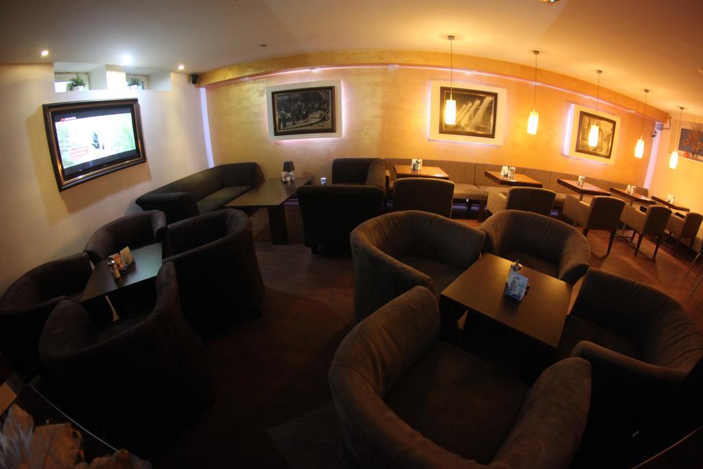 Penzion Le Monde Hotell Bardejov Exteriör bild