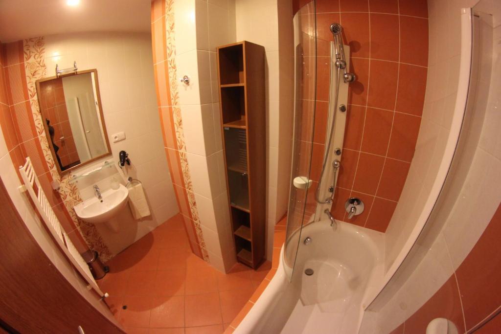 Penzion Le Monde Hotell Bardejov Exteriör bild