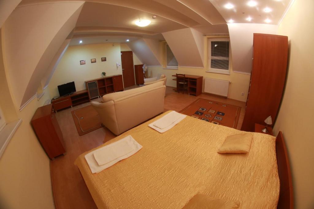 Penzion Le Monde Hotell Bardejov Exteriör bild