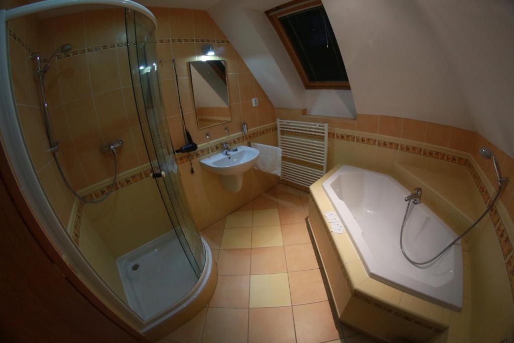 Penzion Le Monde Hotell Bardejov Exteriör bild